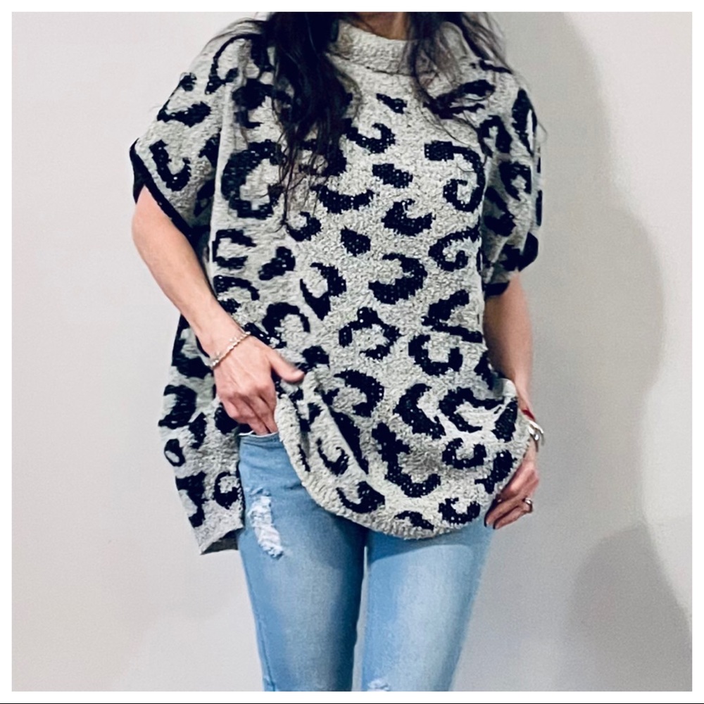 Audrey Leopard poncho knit sweater - Picture 2 of 6